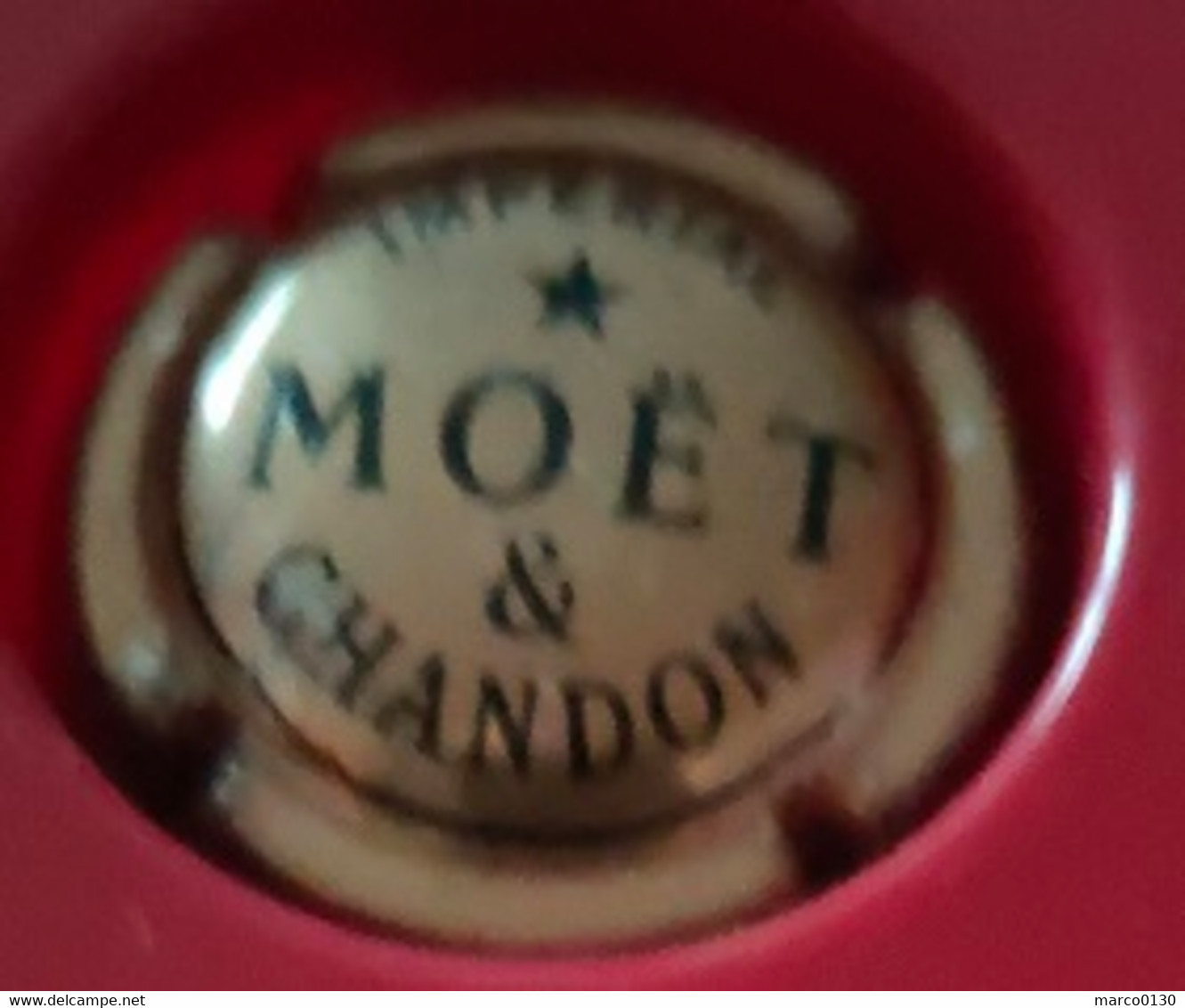 CAPSULE DE CHAMPAGNE MOET & CHANDON N° 224b - Möt Et Chandon