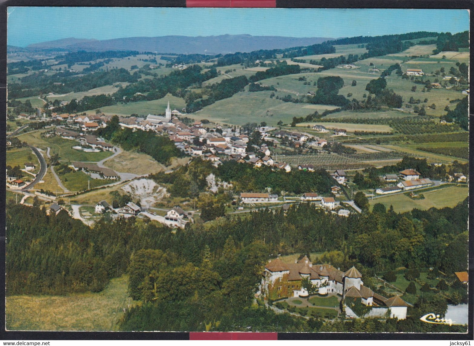 74 - Thorens Glières - Au 1er Plan Le Château De Thorens - Vue Aérienne - Thorens-Glières