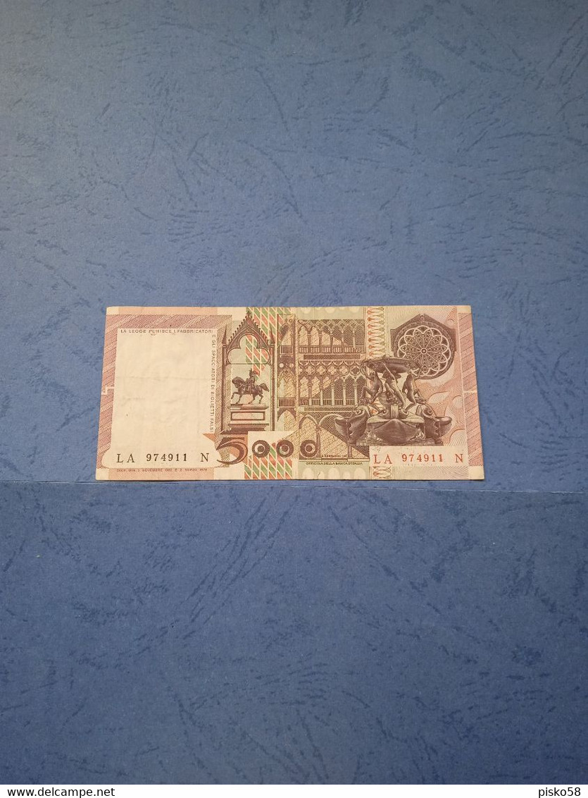 ITALIA-P105b 5000L 3/11/1982 - - 5000 Liras