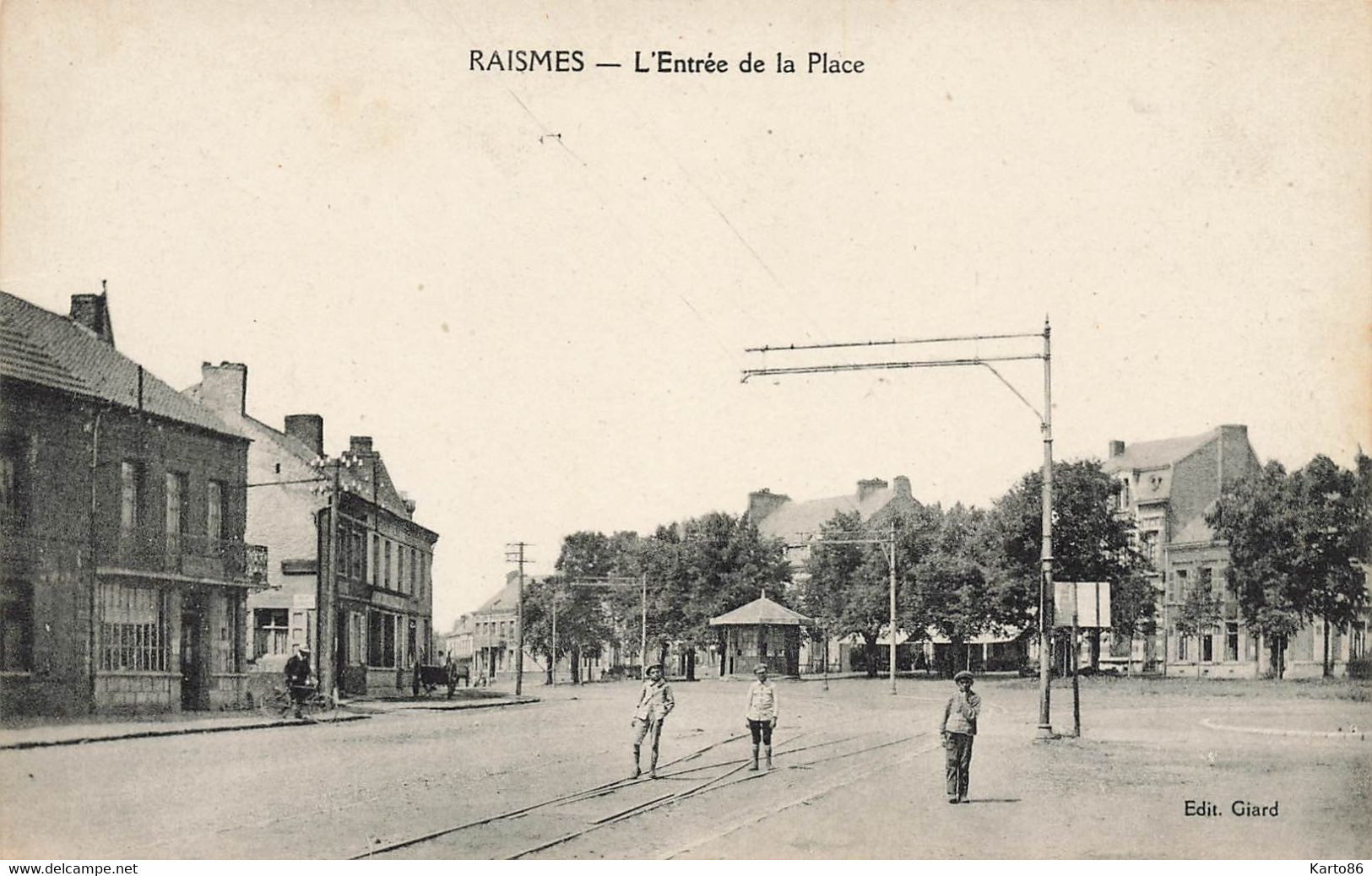 Raismes * L'entrée De La Place * Villageois - Raismes