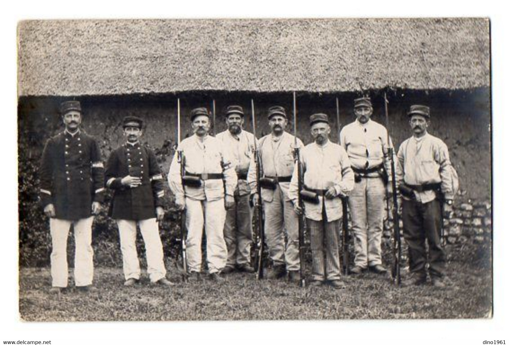 CPA 3335 - MILITARIA - Carte Photo Militaire - G.V.C. Un Groupe De Gardes Voies De Communication Avec Fusil & Baîonnette - Personen