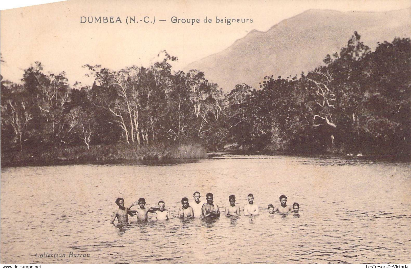 Nouvelle Calédonie - Dumbea - Groupe De Baigneurs - Montagne - Mer - Carte Postale Ancienne - New Caledonia