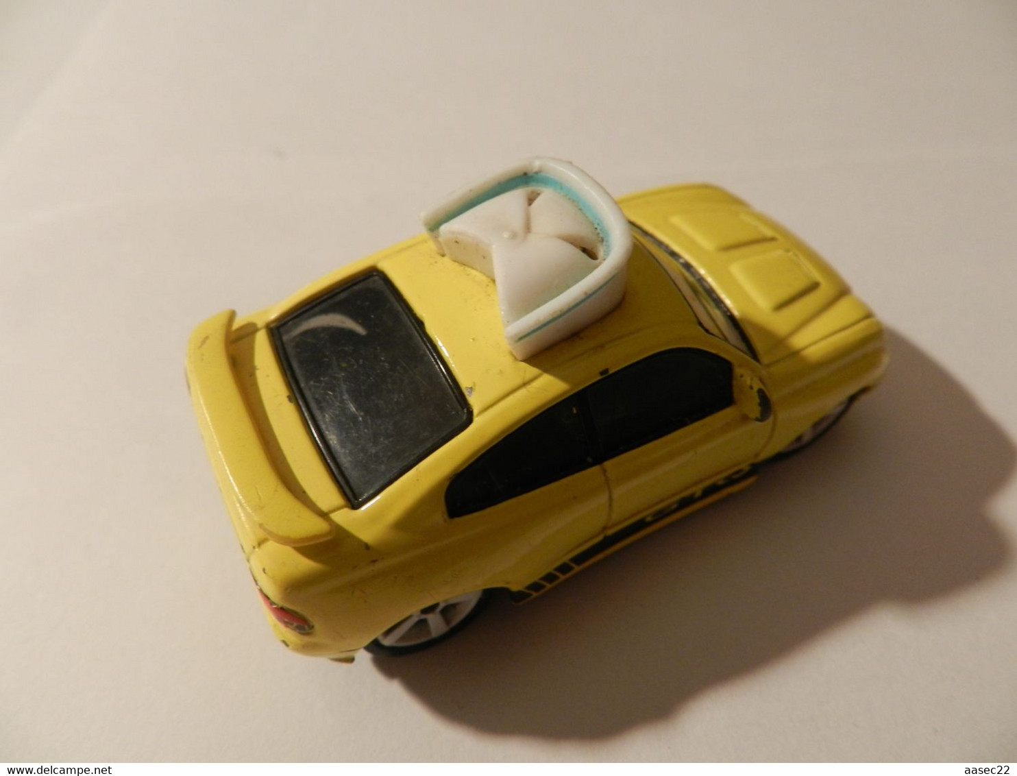 Disney Cars   Nurse GTO (lengte 75mm)    *** 3711   *** - Andere & Zonder Classificatie