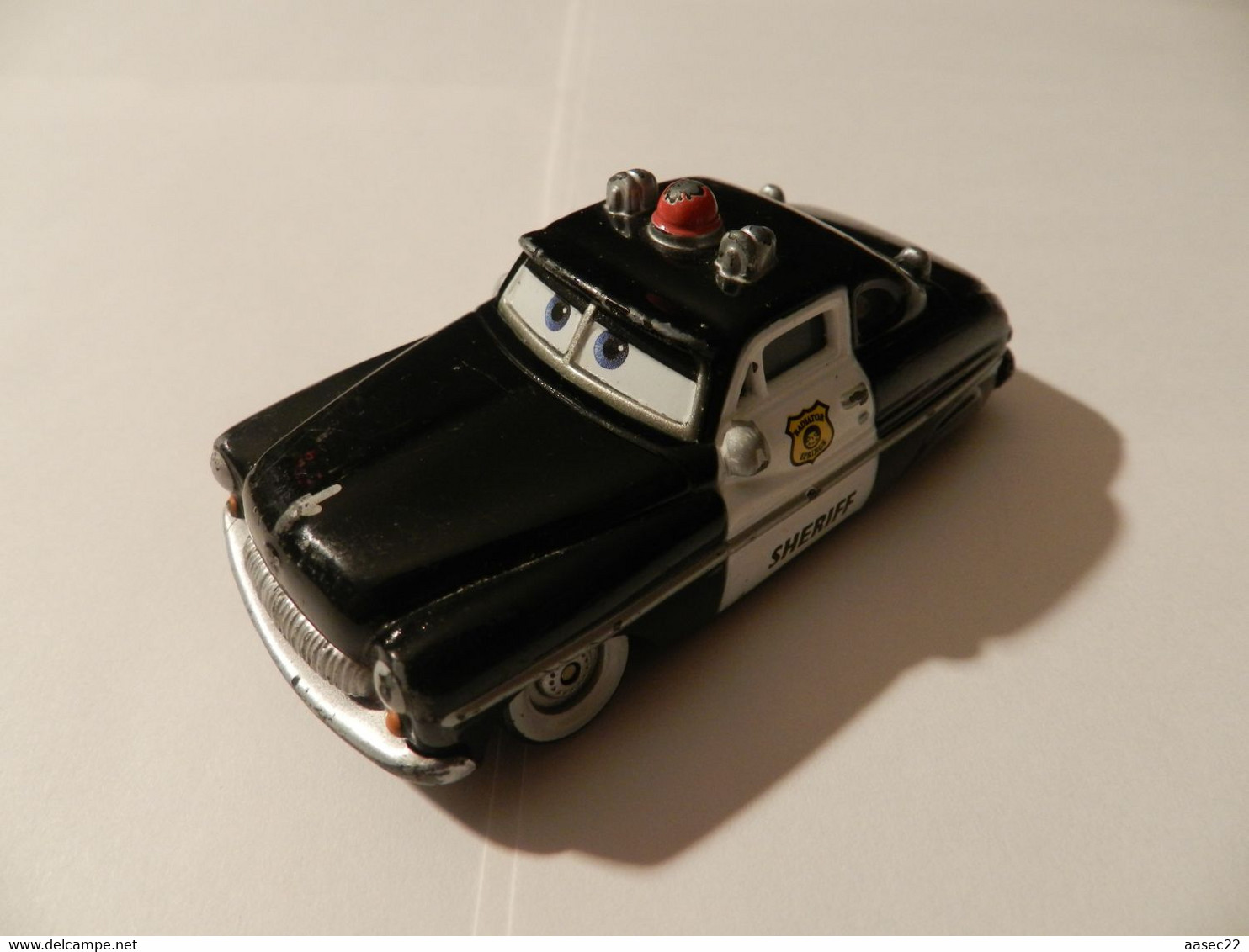 Disney Cars  Sheriff (lengte 85mm)    *** 3767   *** - Other & Unclassified