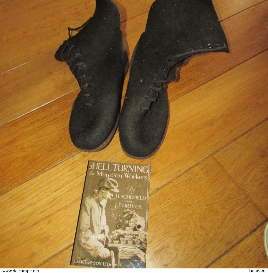 RARE WW1 Ammunition Workers Felt Boots & Book - 1914-18