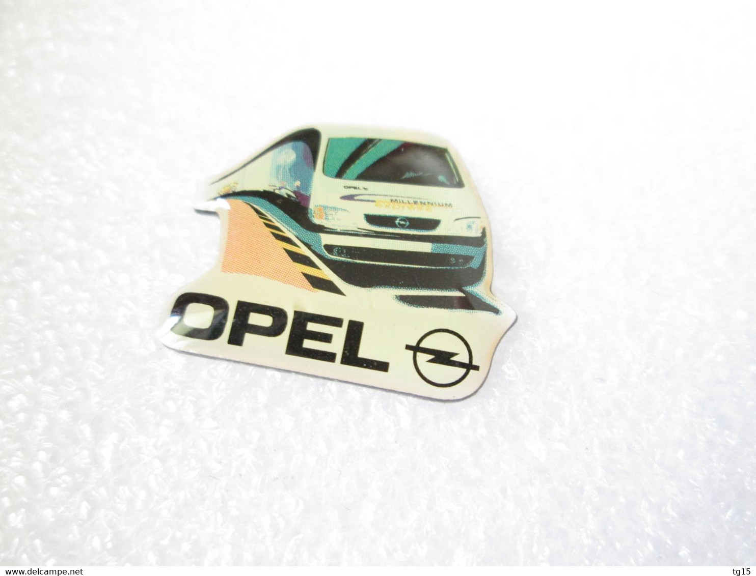 PIN'S     OPEL  ZAFIRA - Opel