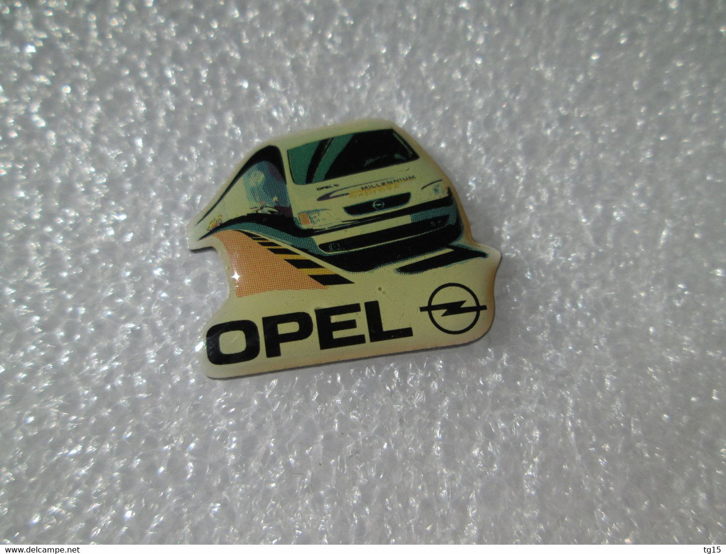 PIN'S     OPEL  ZAFIRA - Opel