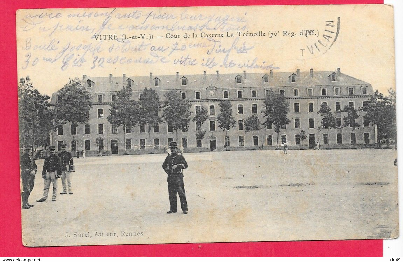 Cpa  35 Vitré, Caserne, Cour De La Caserne La Trémoille, 70e REG. D'Infanterie, Dos écrit - Caserme