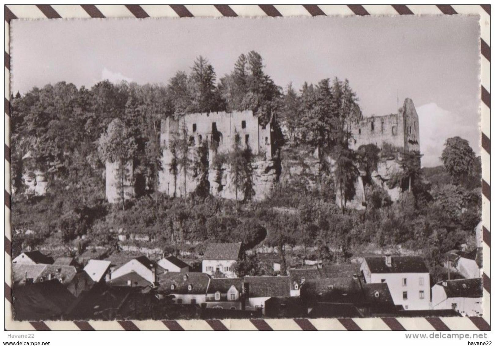 6AI1065 LUXEMBOURG  LAROCHETTE LES RUINES DU CHATEAU FEODAL 2 SCANS - Larochette