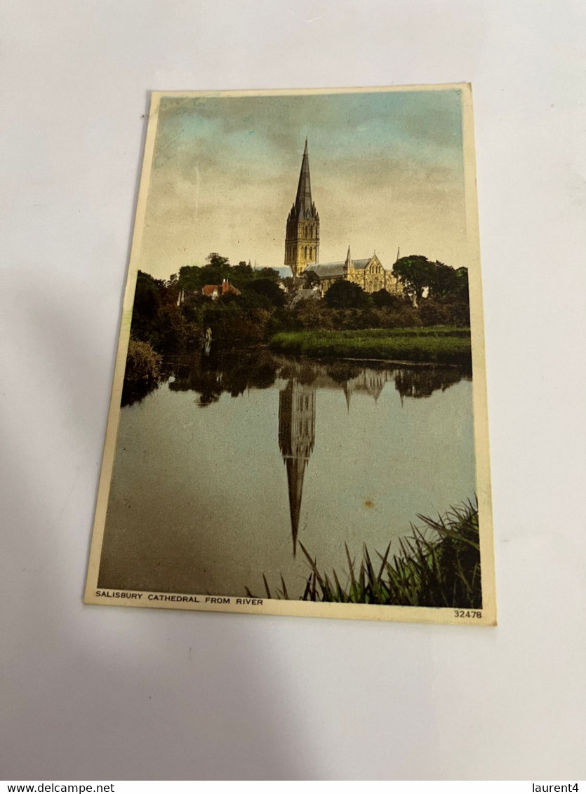 (3 Oø 31) Older - Colorised - UK - Salisbury Cathedral - Salisbury