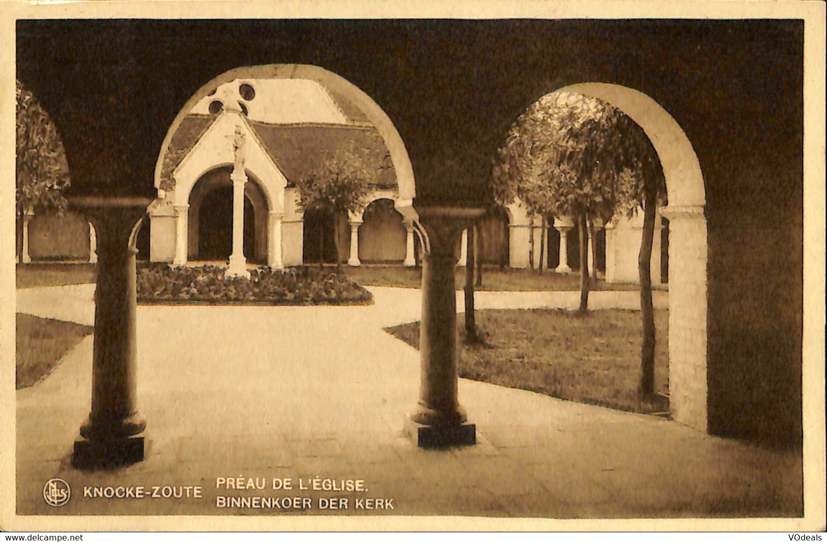 Belgique - Flandre Occidentale - Knokke - Knocke-Zoute - Préau De L'Eglise - Knokke