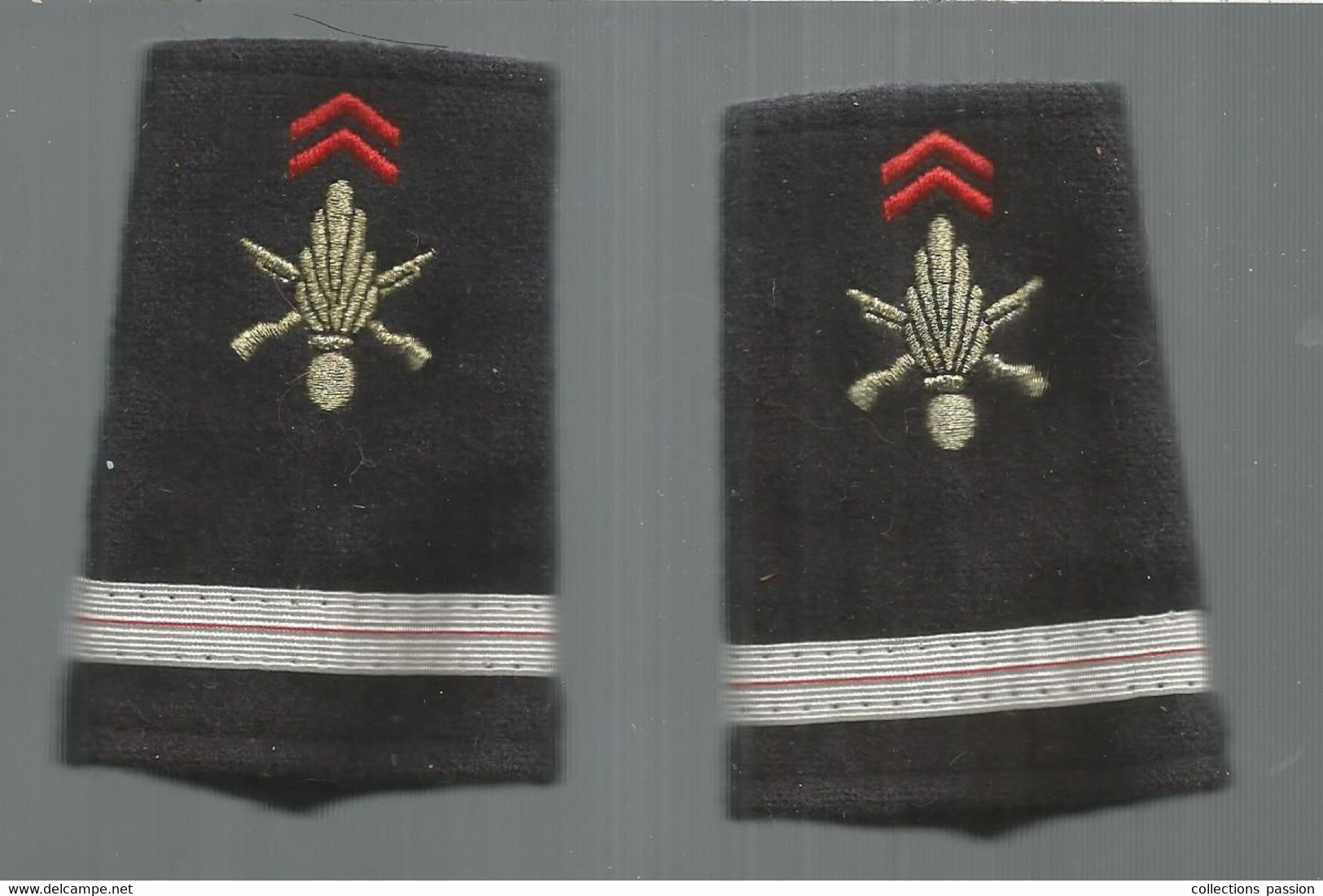 Militaria, Passant D'épaule, Grade ,lot De 2 ,  Frais Fr 2.00 E - Blazoenen (textiel)