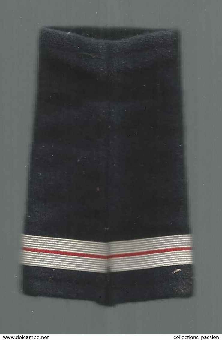 Militaria, Passant D'épaule, Grade , Frais Fr 1.70 E - Escudos En Tela