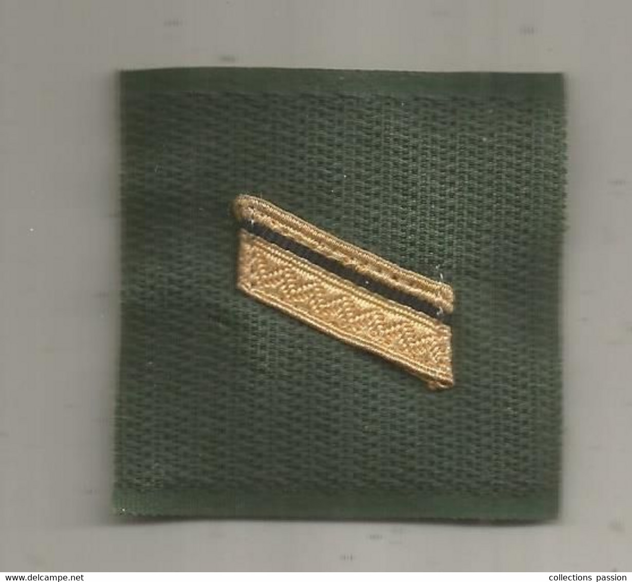 Militaria, Grade De Poitrine , Scratch,  2 Scans - Ecussons Tissu