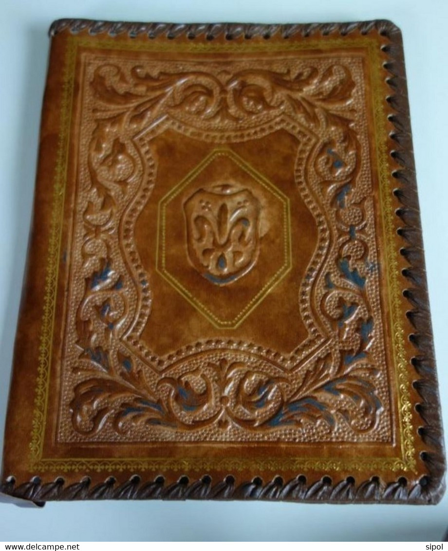 Couverture De Livre Amovible Ancienne  Format 18 X 23 Cm Avec Marque Page - Other Book Accessories