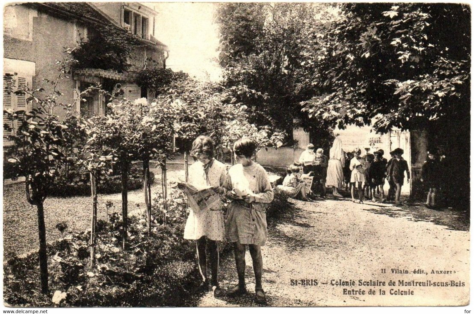 Yonne : ST. BRIS / SAINT BRIS LE VINEUX : Colonie Scolaire De Montreuil Sous Bois : Entrée De La Colonie : Animée - Saint Bris Le Vineux