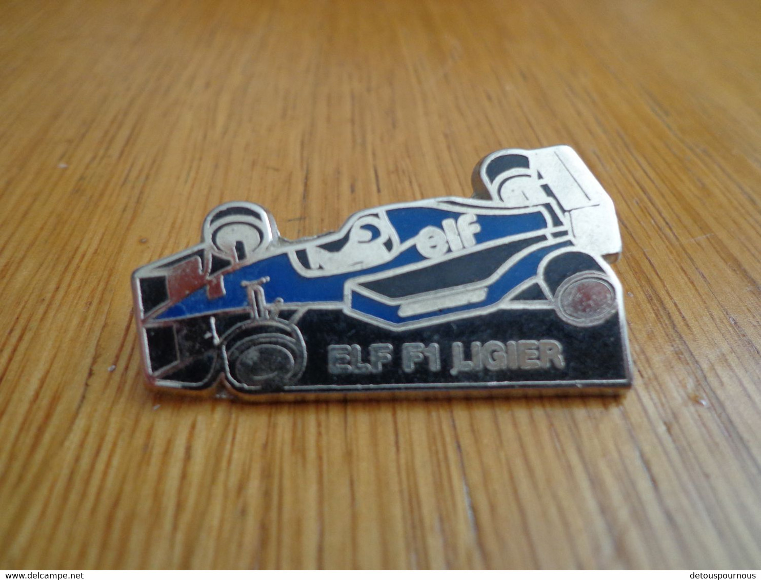 Pin's F1 ELF LIGIER - F1