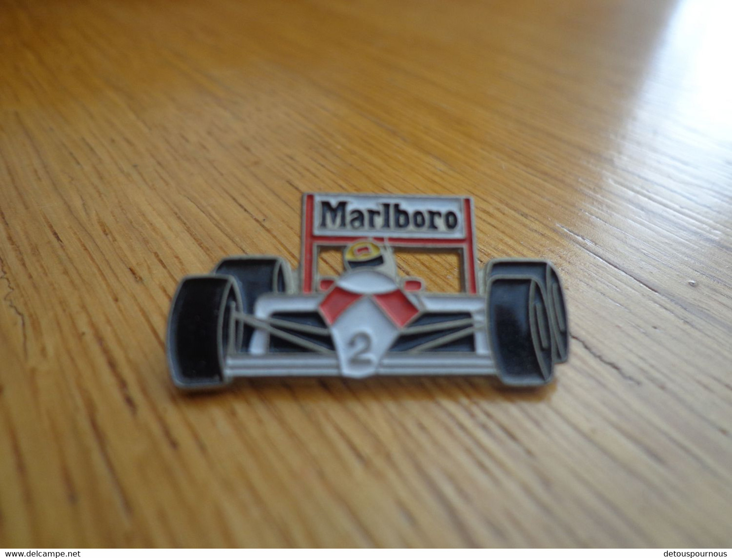 Pin's F1 TEAM MALBORO MCLAREN N°2 - F1