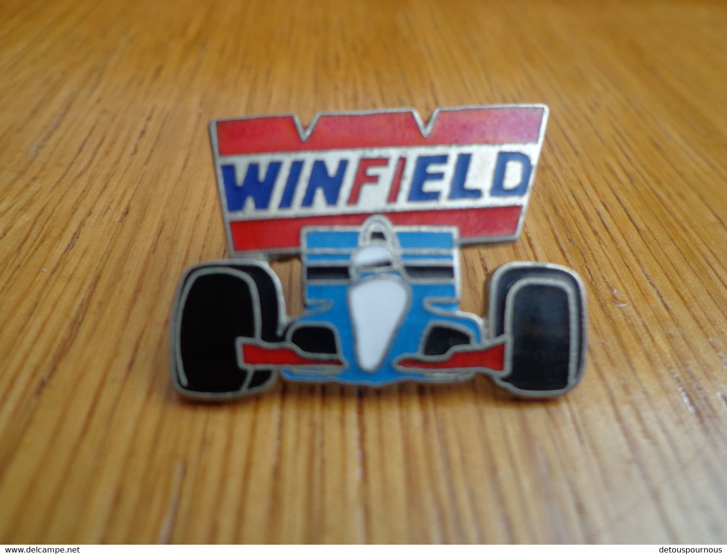 Pin's F1 WINFIELD RACING SCHOOL - F1