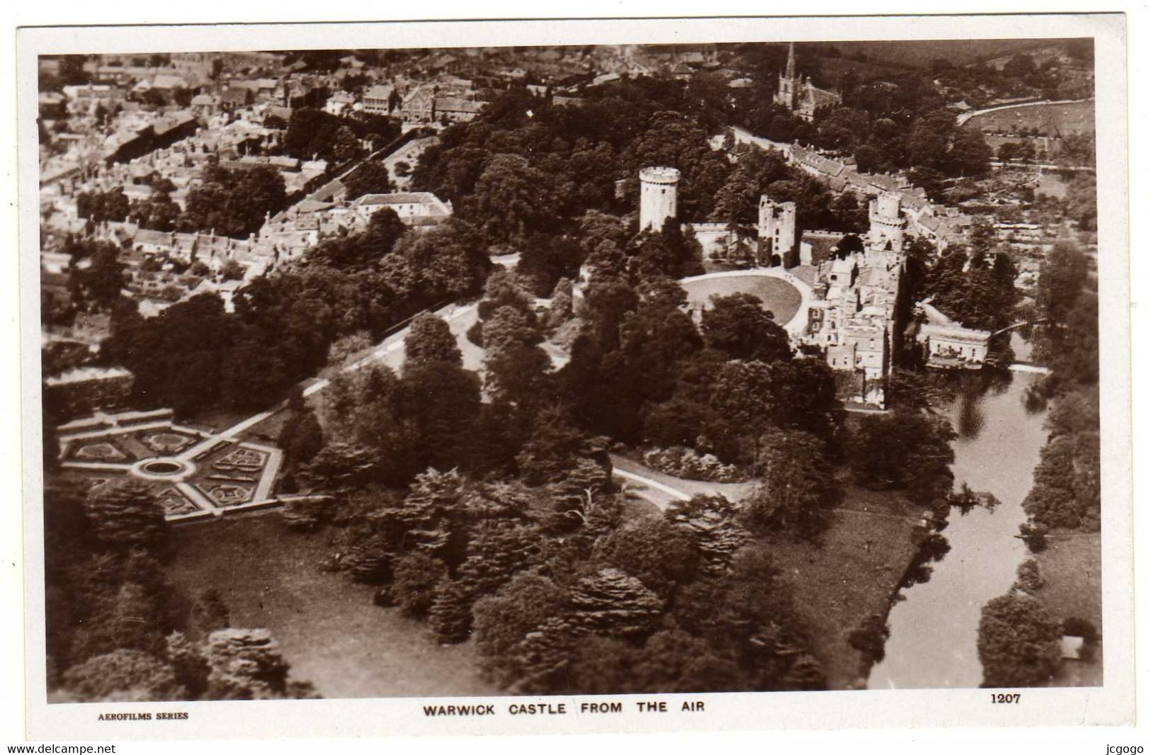 WARWICK CASTLE FROM THE AIR - Warwick