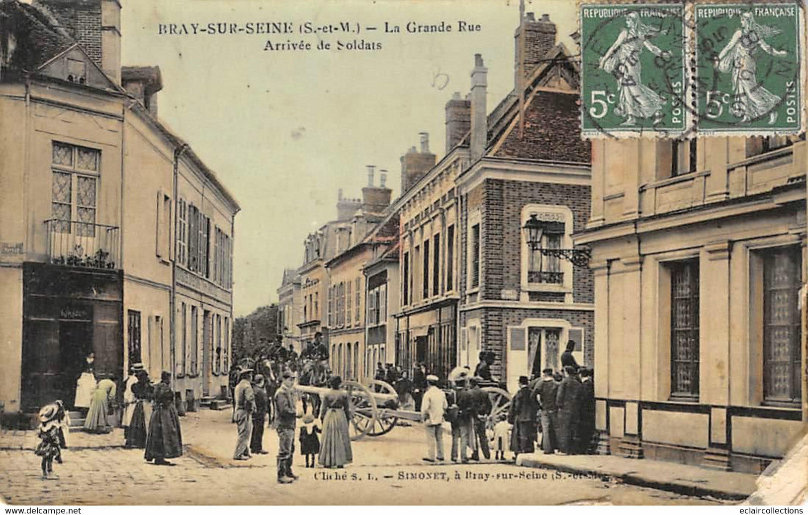 Bray Sur Seine           77        Grande Rue  Arrivée Des Soldats         - Angle Abimé -      (voir Scan) - Bray Sur Seine