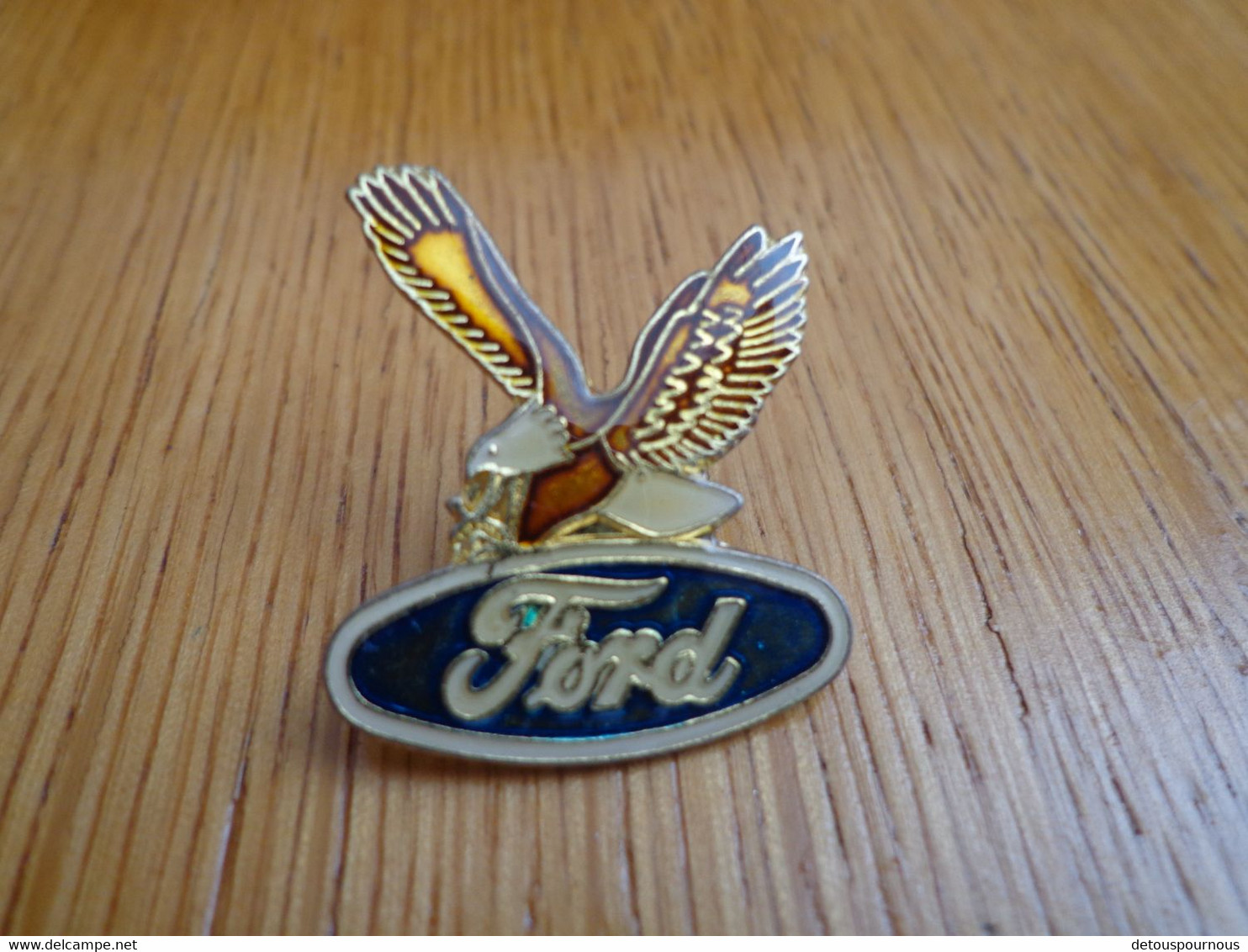 Pin's  FORD AIGLE - Ford