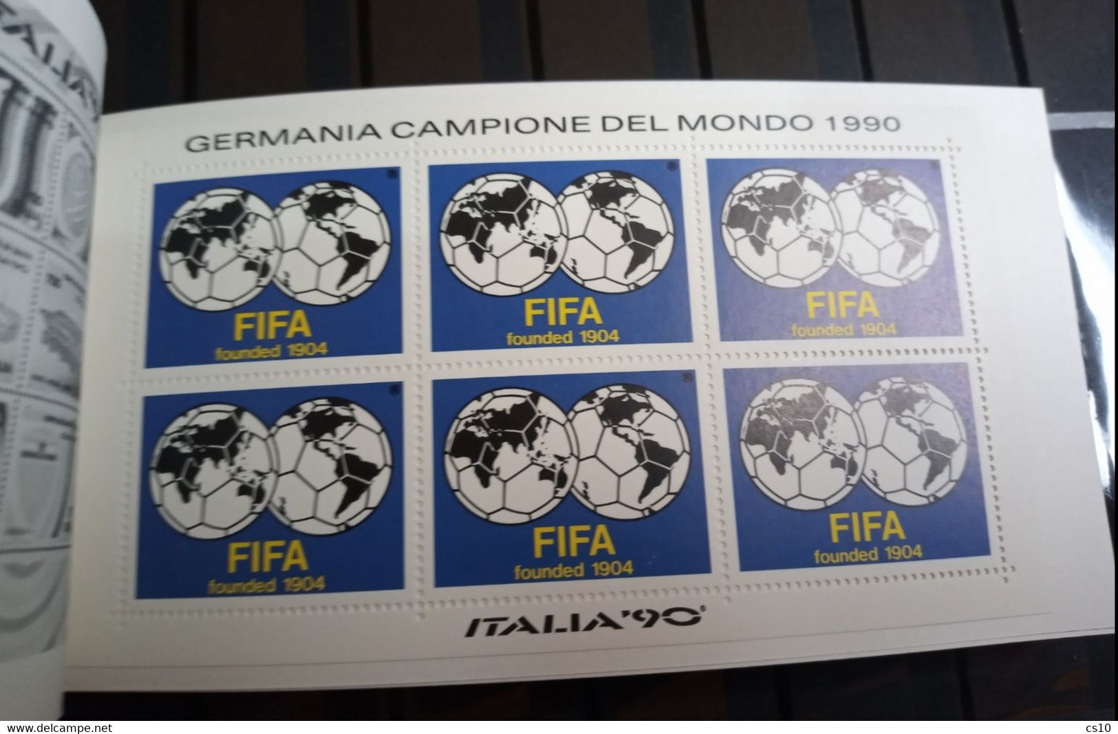 Italia '90 Coppa FIFA Germania Campione - Libretto Ufficiale Con 6 Francobolli L.600 + 3 Foglietti Etichette Calcio - Carnets