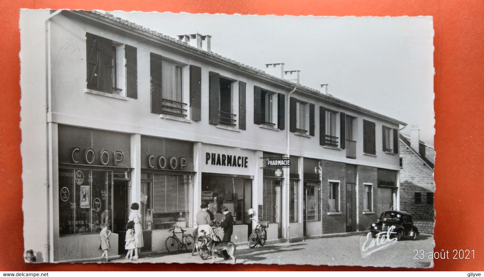 CPSM (78) Les Clayes Sous Bois.  Groupe Commercial, Rue Jules Ferry.  (X.1062) - Les Clayes Sous Bois