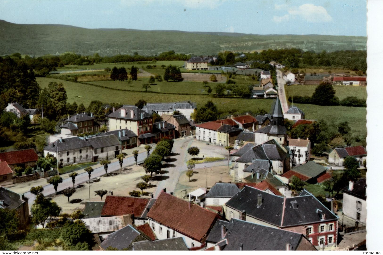 Lauriere  -  Vue Générale Aérienne Sur Le Centre -  CPM - Lauriere