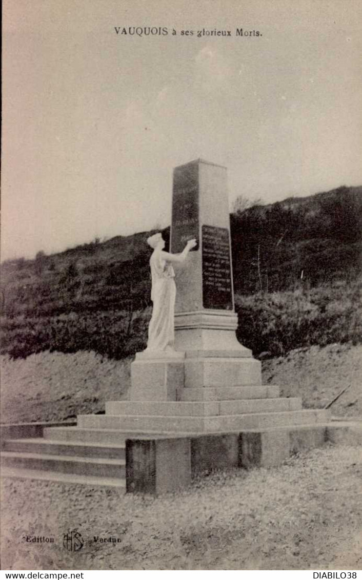 VAUQUOIS   ( MEUSE )  A SES GLORIEUX MORTS - Monuments Aux Morts