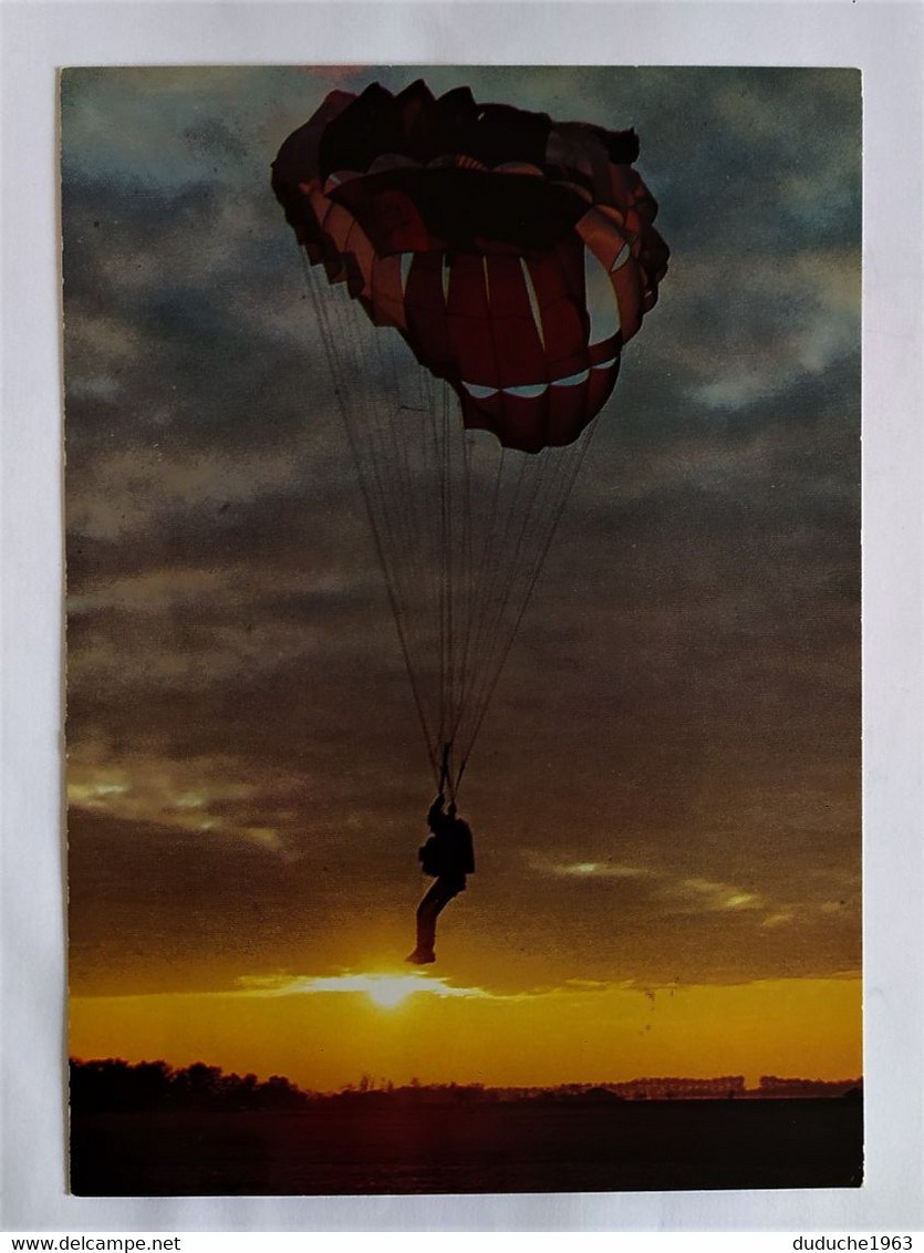 CPSM. Parachutisme - "Olympique" A L'arrivée Au Sol - Parachutting