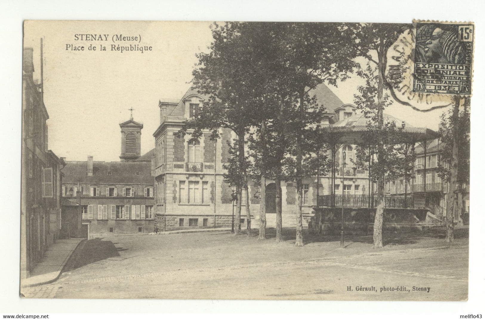 55/ CPA  - Stenay - Place De La République - Stenay