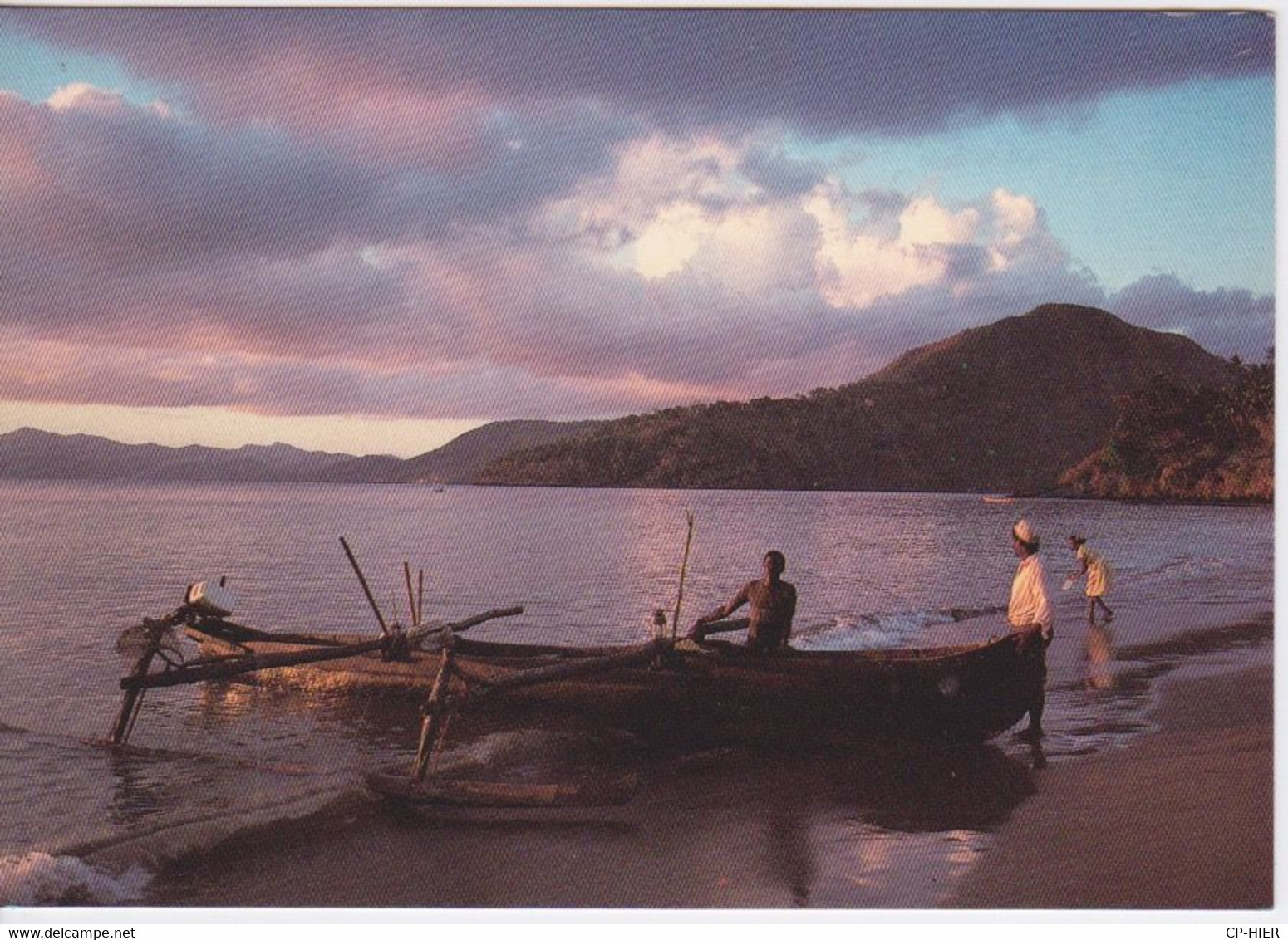 MAYOTTE - DEPART POUR LA PECHE DU VILLAGE DE SADA - Mayotte