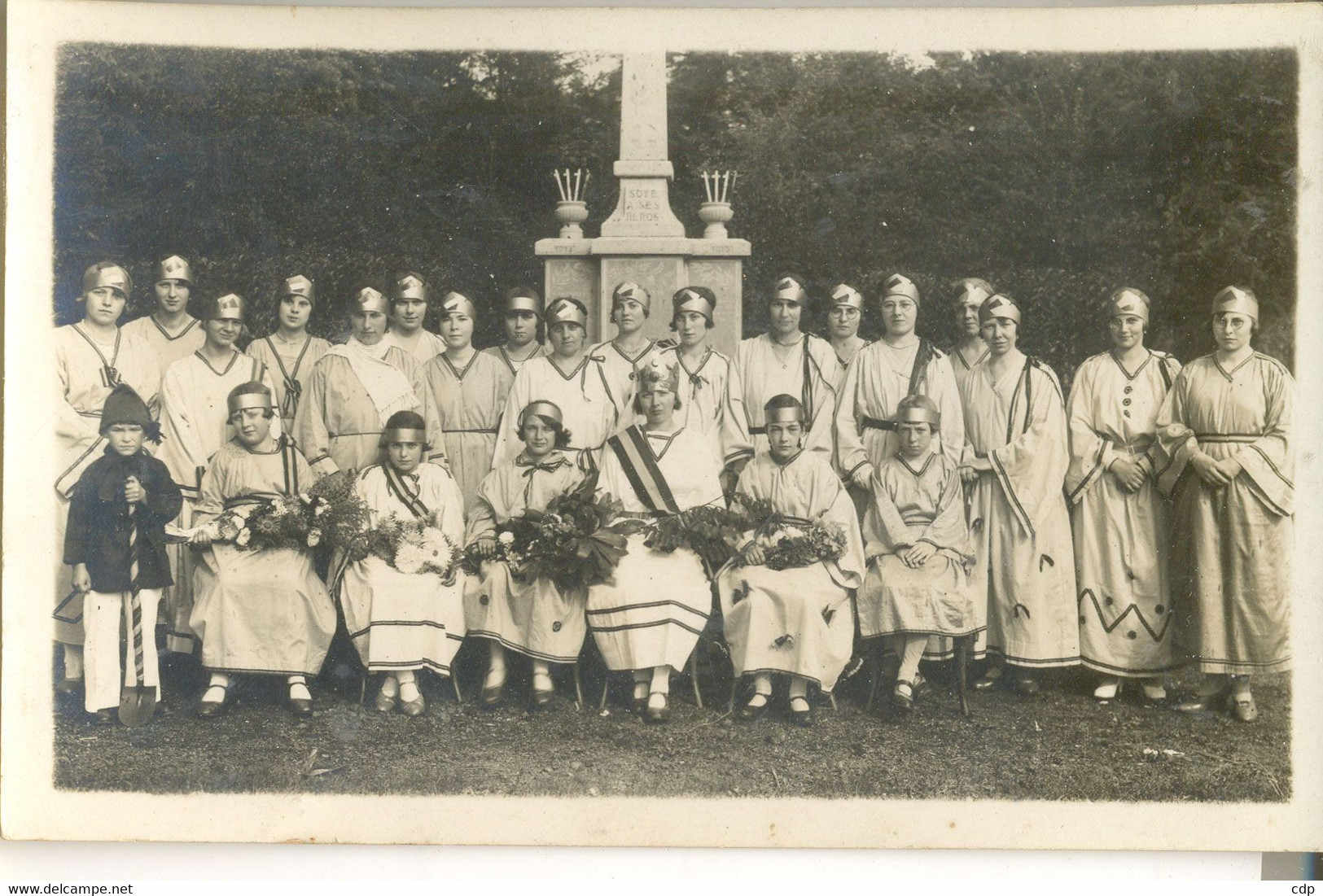 Carte Photo "MISS" Au Monument De Soye - Floreffe