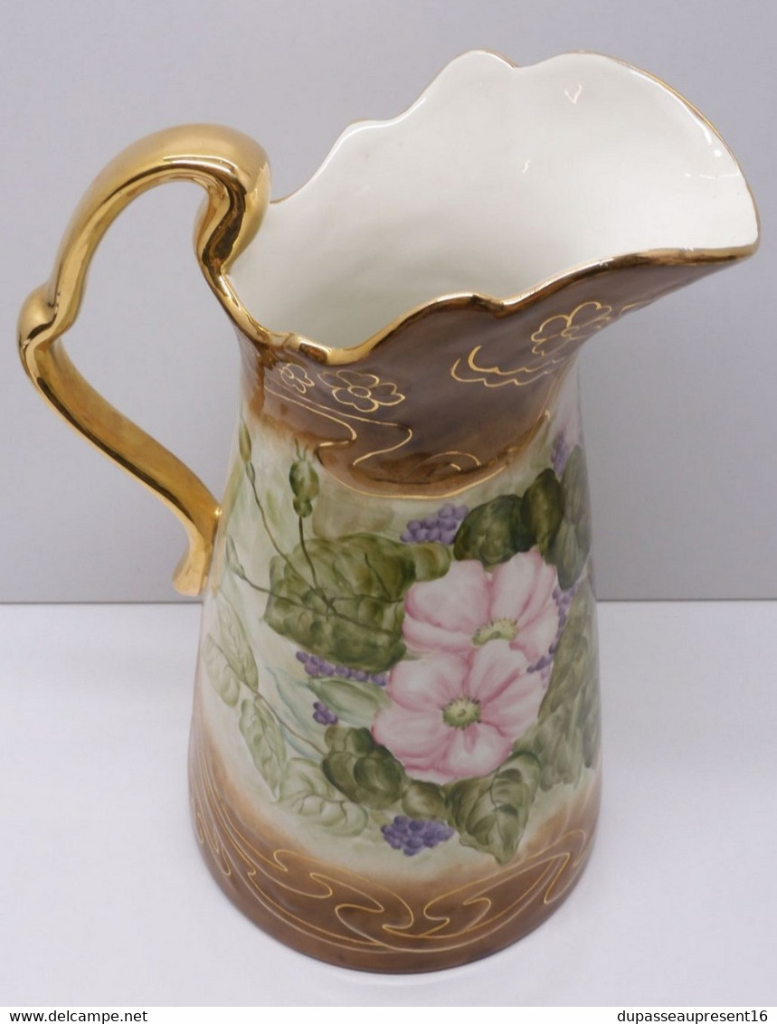 *SUPERBE GRAND BROC PORCELAINE ART NOUVEAU Signé épées Croisées Bleues MEISSEN ?  E - Meissen (DEU)