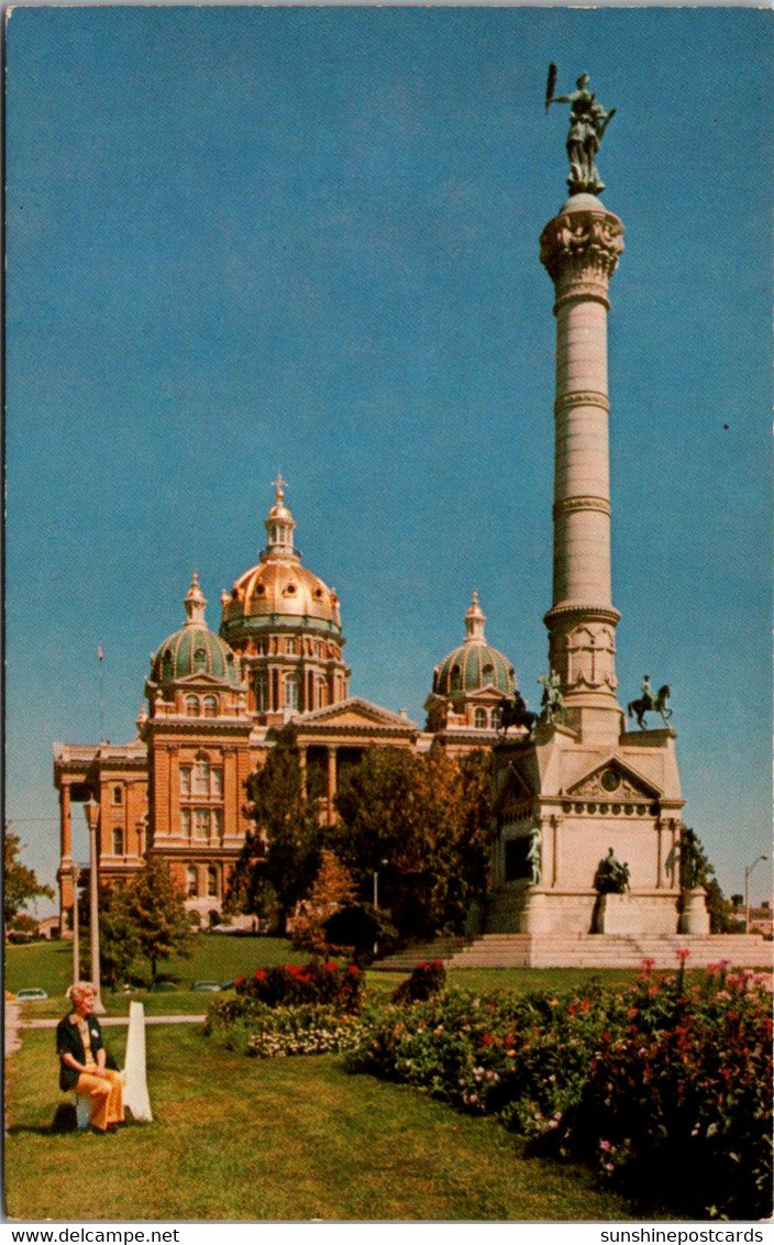 Iowa Des Moines Soldiers And Sailors Monument - Des Moines