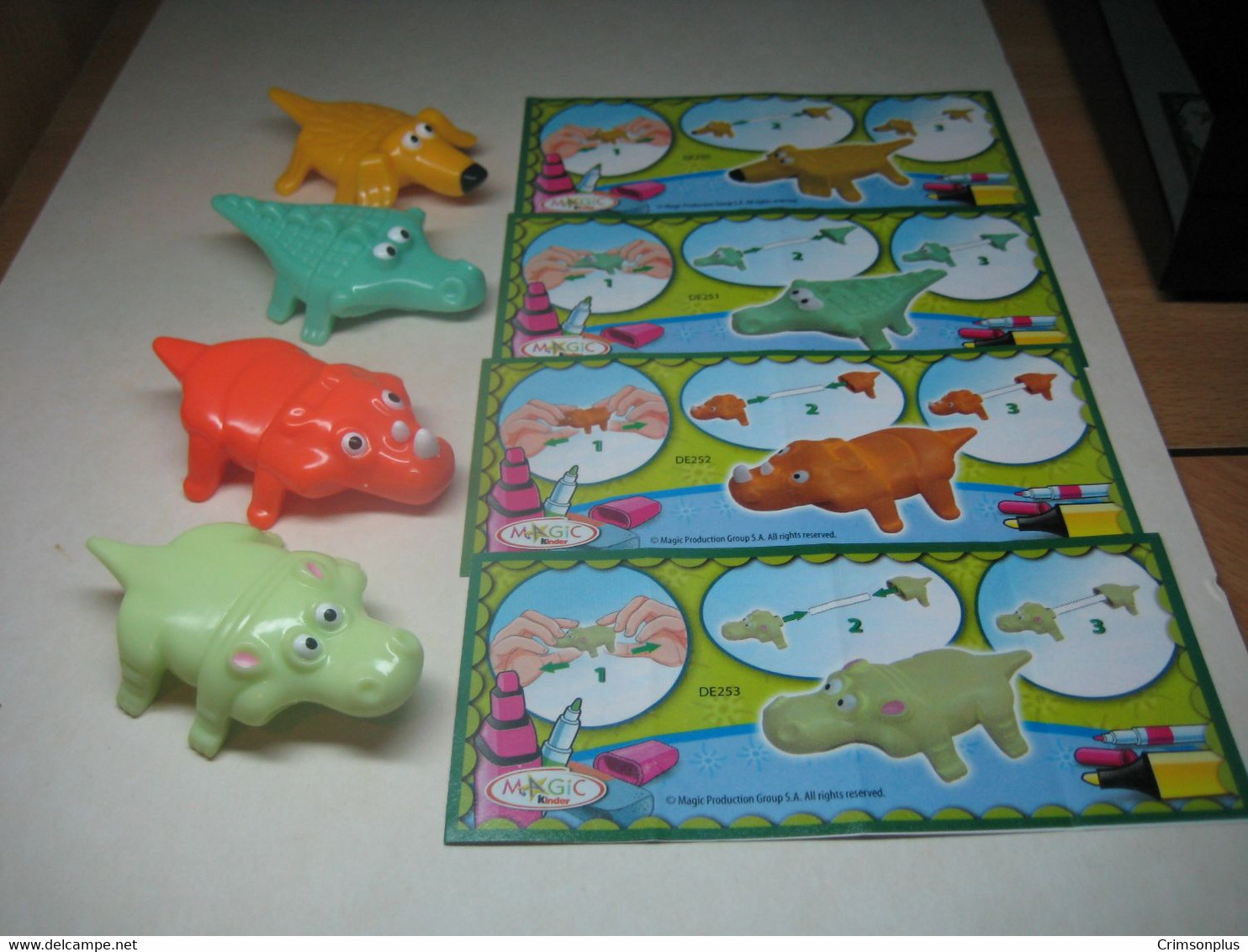 2010 Ferrero - Kinder Surprise - DE250, DE251, DE252 & DE253 - Joy - Zoo - Animal Pens - Complete Set + 4 BPZ's - Monoblocchi