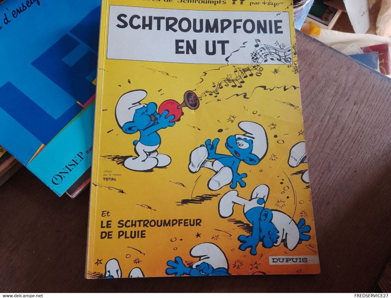 73 // SCHTROUMPFONIE EN UT / DUPUIS  / ET LE SCHTROUMPFEUR DE PLUIE / OFFERT PAR LE RESEAU TOTAL - Schtroumpfs, Les - Los Pitufos