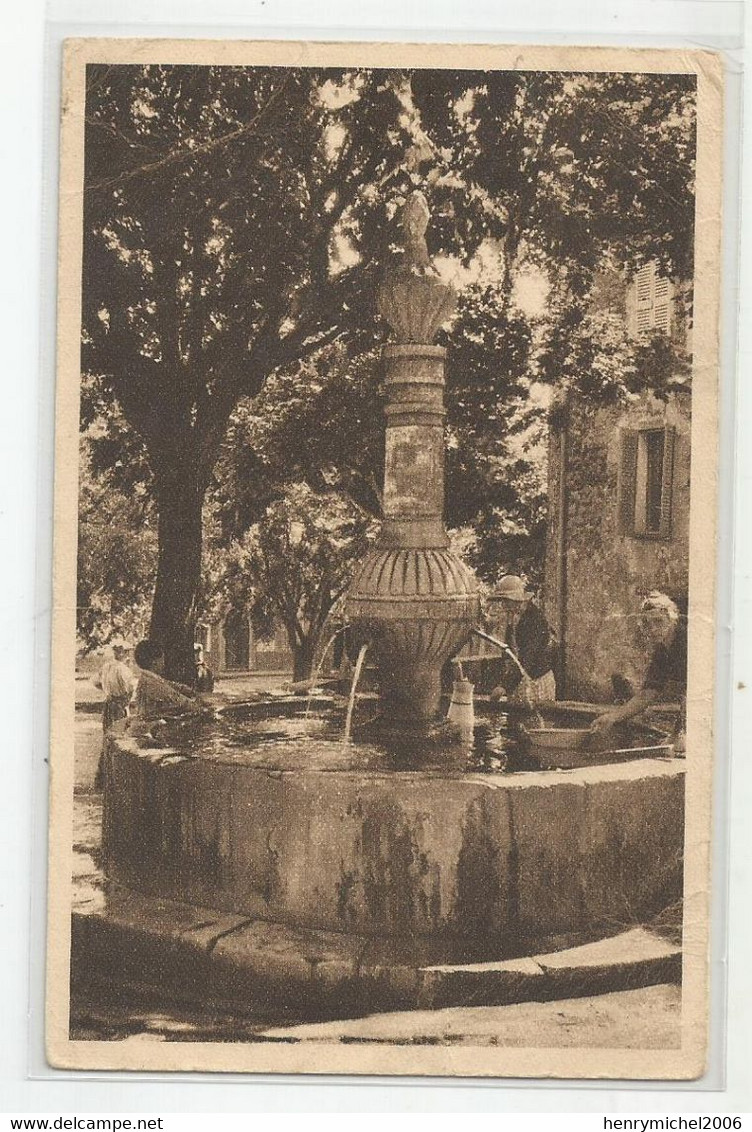 83 Var Bargemon Femmes A La Fontaine De La Mairie Pour L'eau Ed Rouvier Tabacs - Bargemon