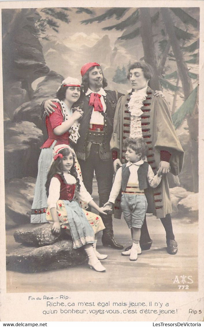 SPECTACLE - Théâtre - Comédiens Réunis - Colorisée - Costumes Folkloriques - Carte Postale Ancienne - Theater