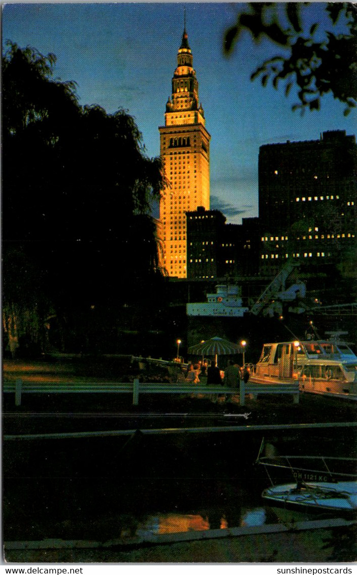 Ohio Cleveland Terminal Tower At Twilight - Cleveland