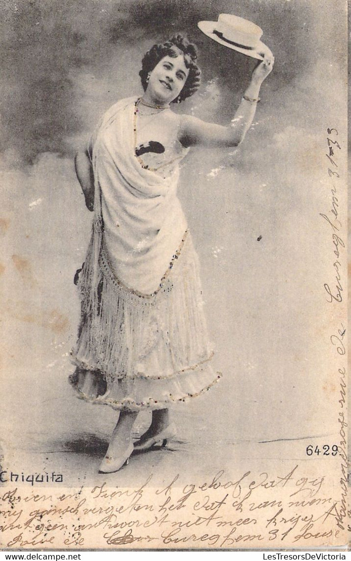 SPECTACLE - Artiste - CABARET - CHIQUITA Et Son Chapeau - Robe De Scène - Carte Postale Ancienne - Danza