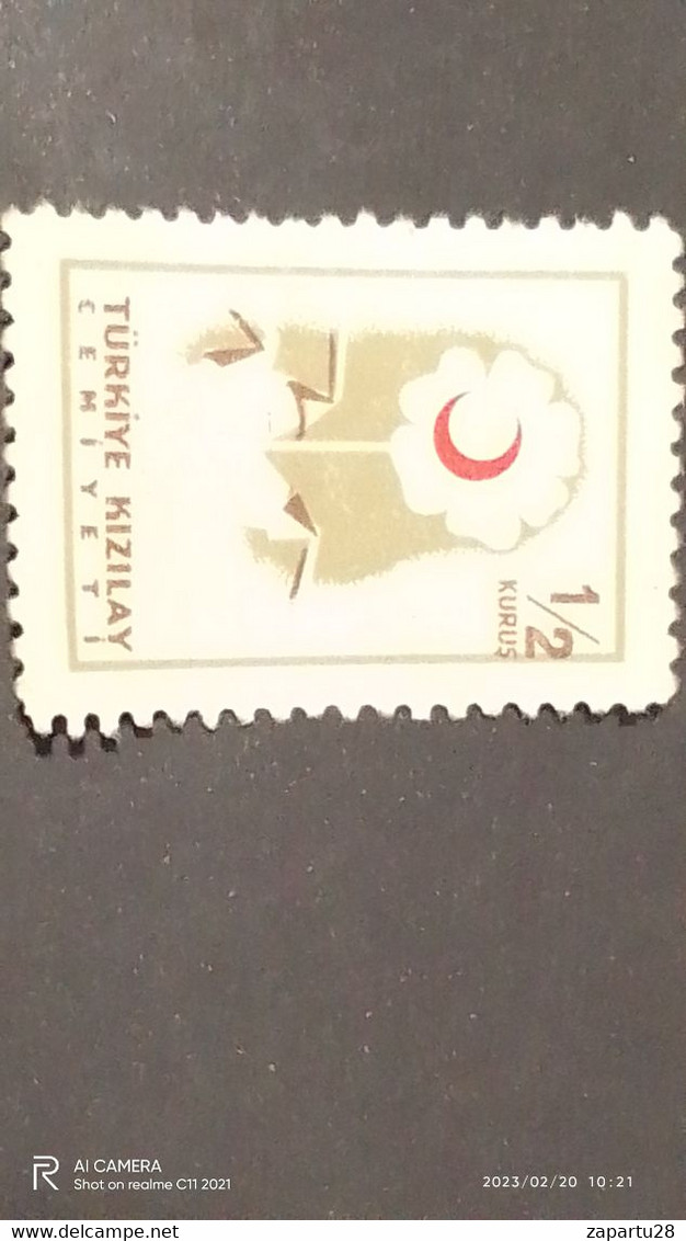 TÜRKEY--YARDIM PULLARI-1950- 60-  KIZILAY DERNEĞİ  0.50K (*) - Timbres De Bienfaisance