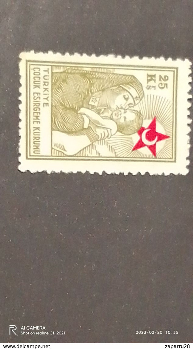 TÜRKEY--YARDIM PULLARI-1940- 50-  ÇOCUK ESİRGEME KURUMU   25K(*) - Timbres De Bienfaisance