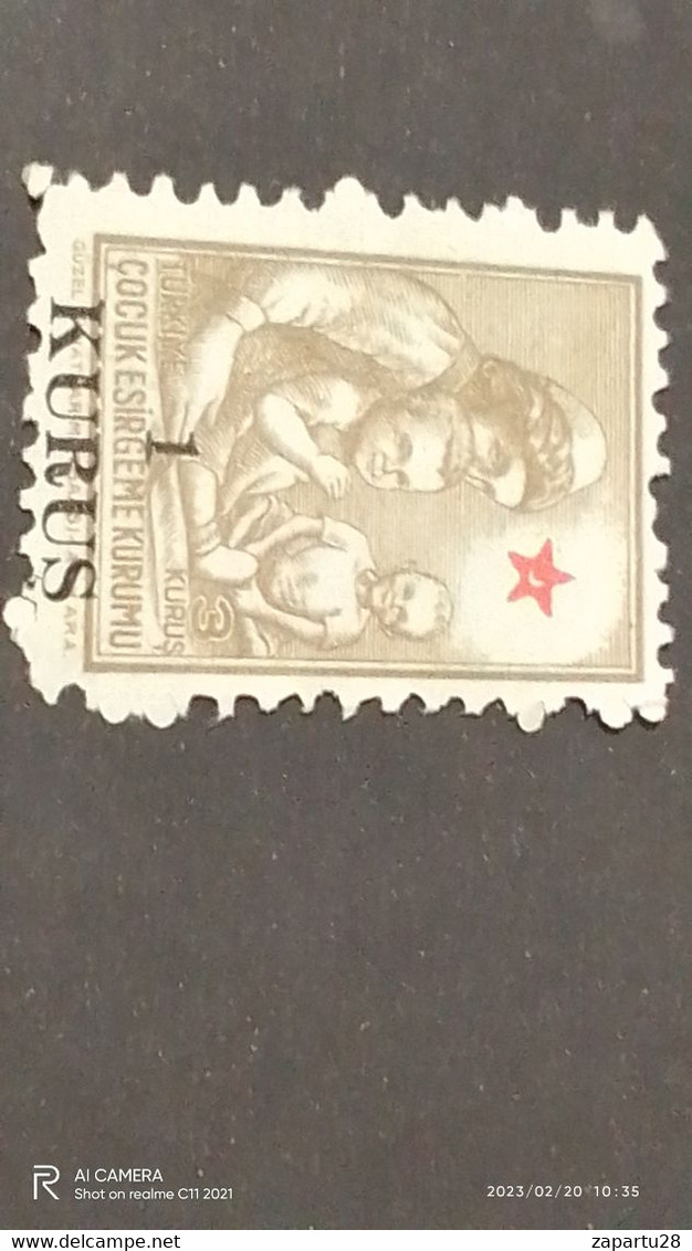 TÜRKEY--YARDIM PULLARI-1940- 50-  ÇOCUK ESİRGEME KURUMU   1K(*) - Timbres De Bienfaisance