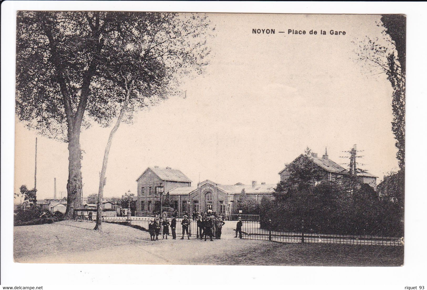 NOYON - Place De La Gare - Noyon