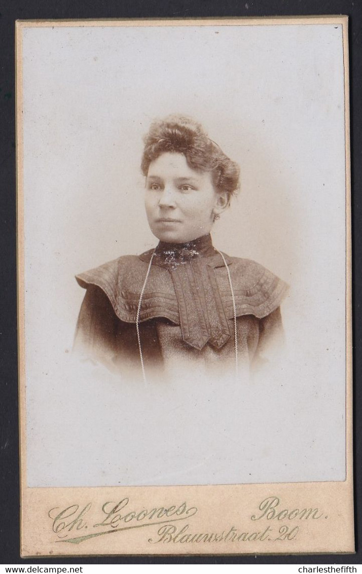 PHOTO CDV * DAME - FILLE RICHE - MODE FEMININE STYLE VICTORIEN - LADY DRESS VICTORIAN STYLE - Photo LOONES BOOM - - Anciennes (Av. 1900)