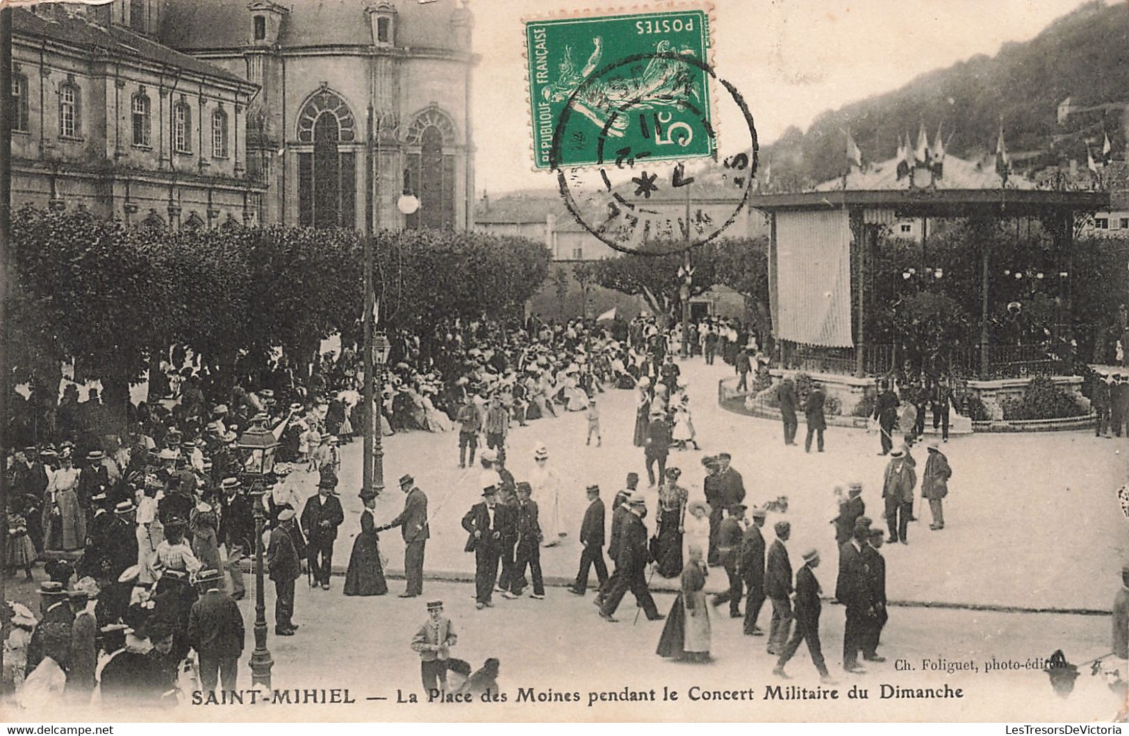 France - Saint Mihiel - La Place Des Moines Pendant Le Concert Militaire Du Dimanche - Foliguet - Carte Postale Ancienne - Commercy