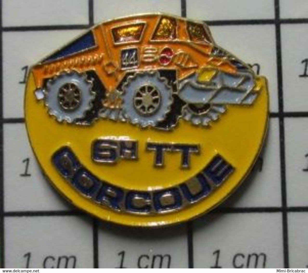 812e Pin's Pins / Beau Et Rare / SPORTS / AUTOMOBILE 6 HEURES TOUT TERRAIN DE CORCOUE - Automobilismo - F1