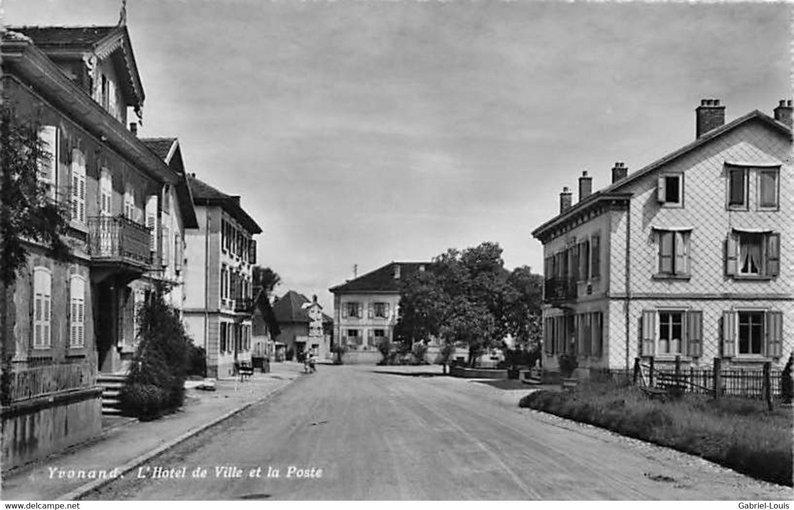 Yvonand L'Hôtel De Ville Et La Poste - Yvonand